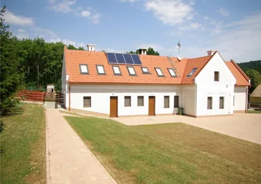 Alsópere Park szálló