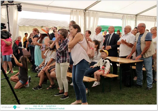 'XIX. Bakonyi Krumpliszüreti és Művészeti Fesztivál Olaszfalu' cikk borítóképe